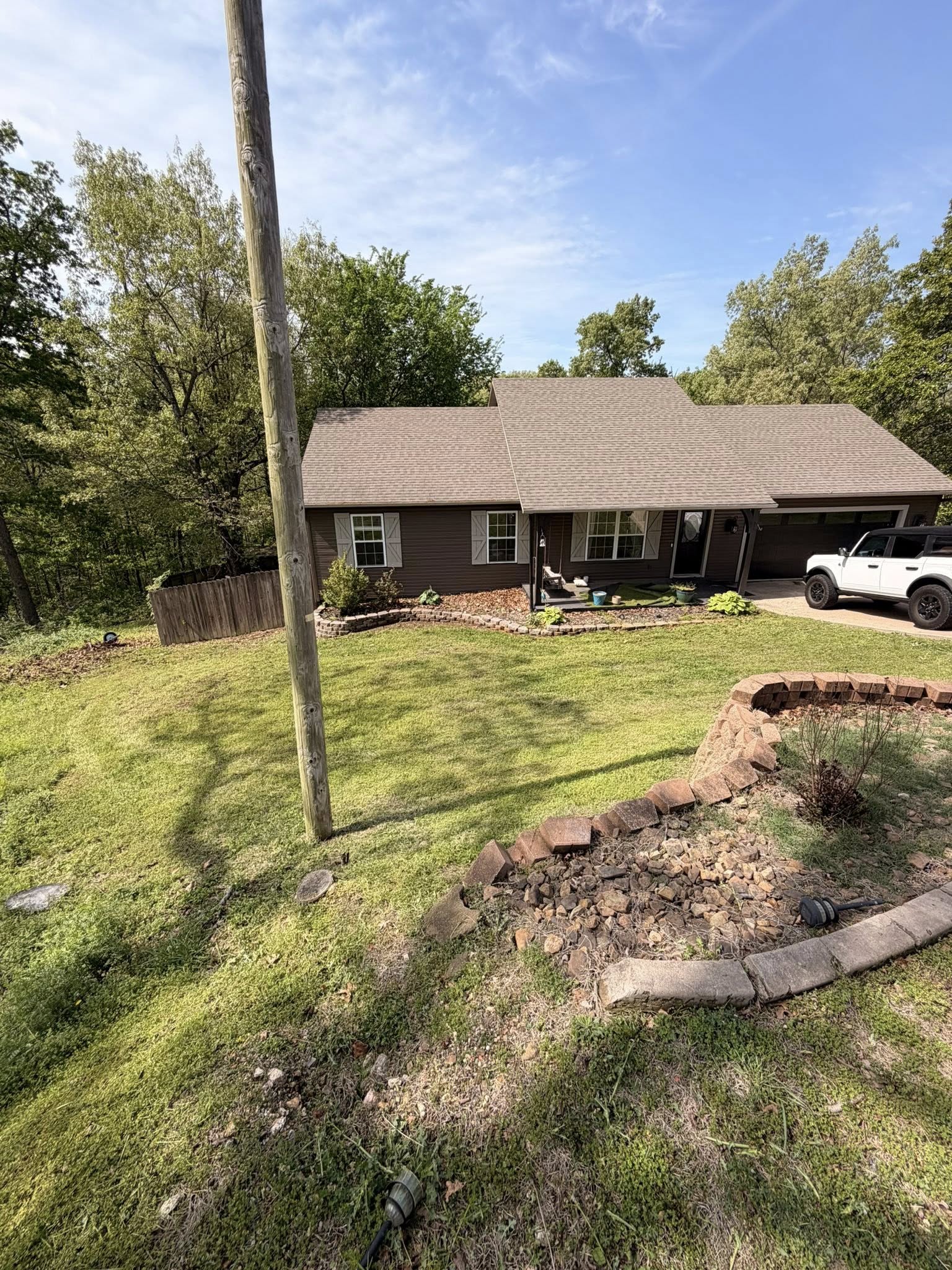 Side yard clean fence line mow